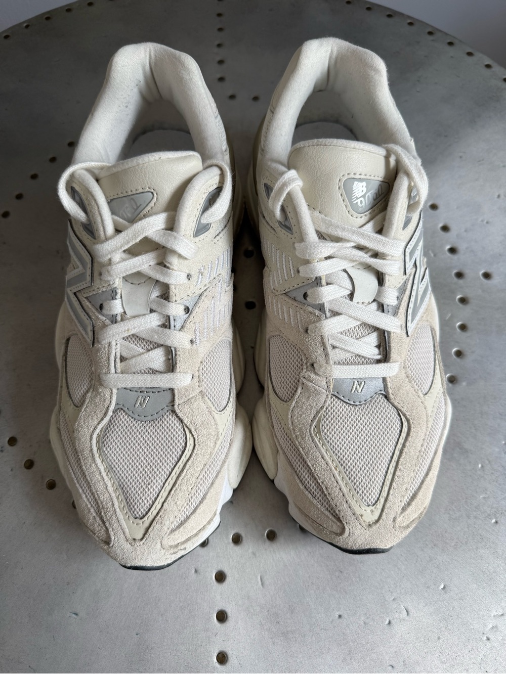 New Balance 9060 size: M6.5 / W8